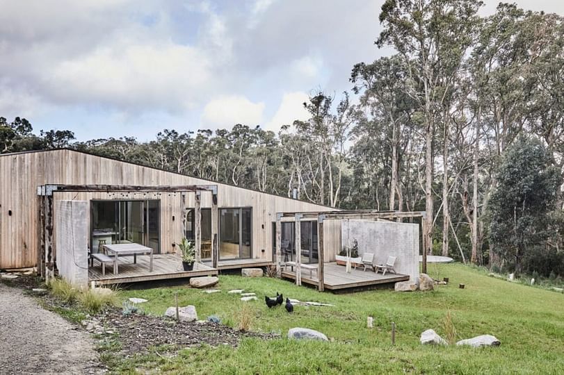 projects/fenn/A-Home-Amongst-the-Gumtrees-Red-Hill-House-by-InForm-Red-Hill-VIC-Australia-image-33-1024x682.jpg